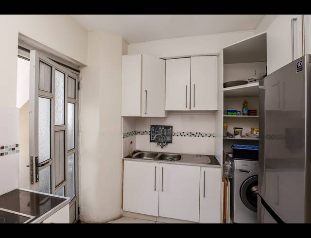 2 BEDROOM APARTMENT FOR SALE IN DURBAN CENTRAL
